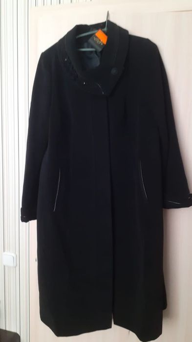 Продам пальто новое