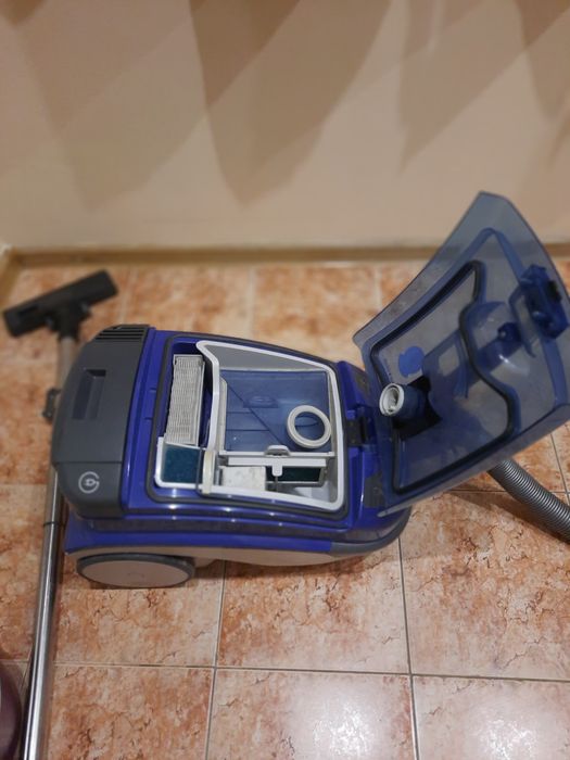 Продам моющие пылесос Томас