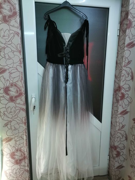 Дълга бална рокля