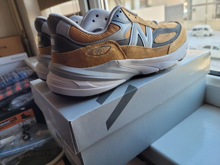 New Balance 990 v6