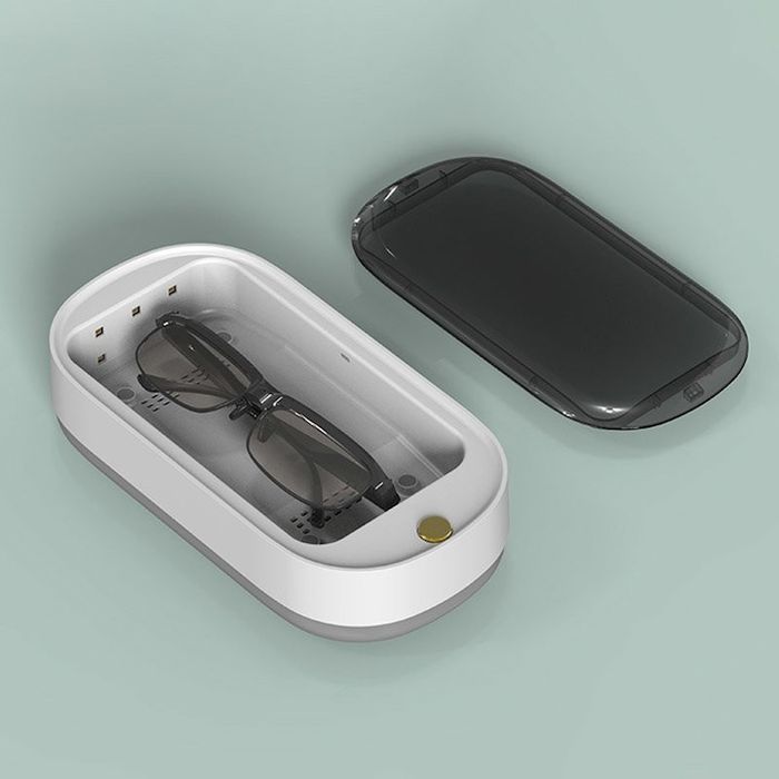 UV стерилизатор за дезинфекция на телефони и очила