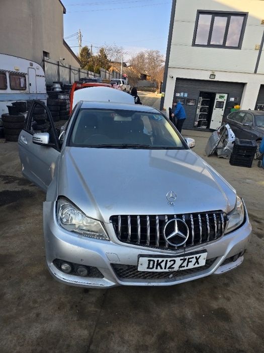 Dezmembrez Mercedes-Benz C-Class W204 2012 2.2 C 200 Cdi Om 651.913 10