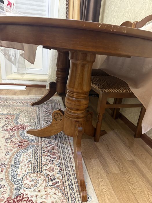 Продам деревянный стол классический