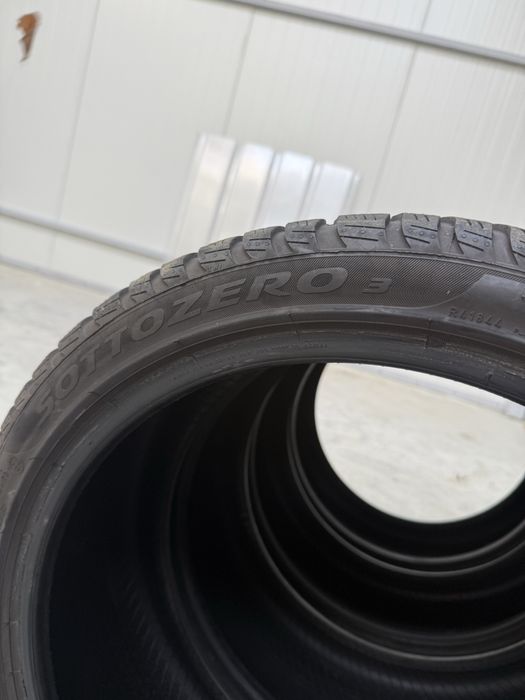 Anvelope de iarna 215/40 R18