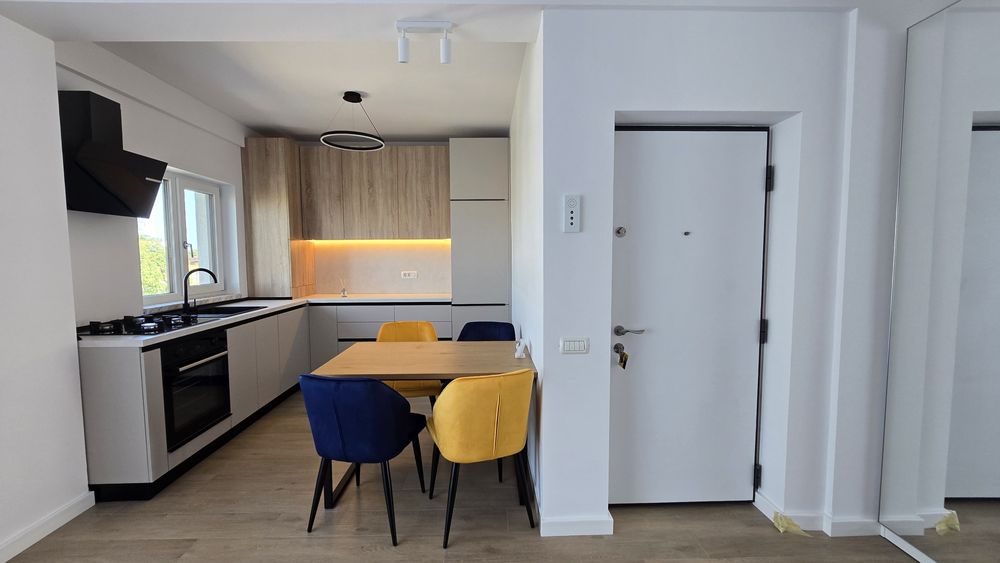 Inchiriez apartament 2 camere, zona Kamsas, et 3/3 cu loc parcare