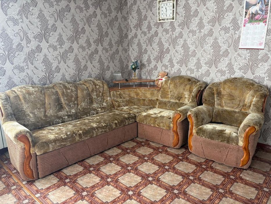 Продам диван угловой