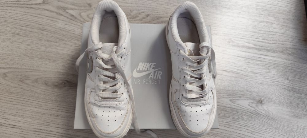 Nike Air Force 1 mărimea 35.5