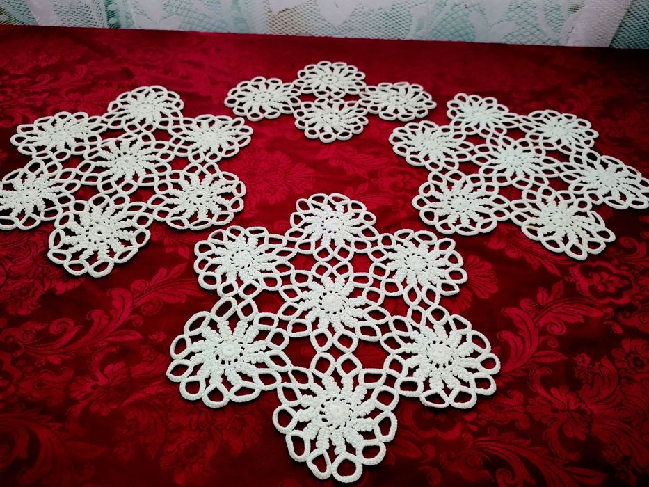 Fată de masa și mileuri tradiționale