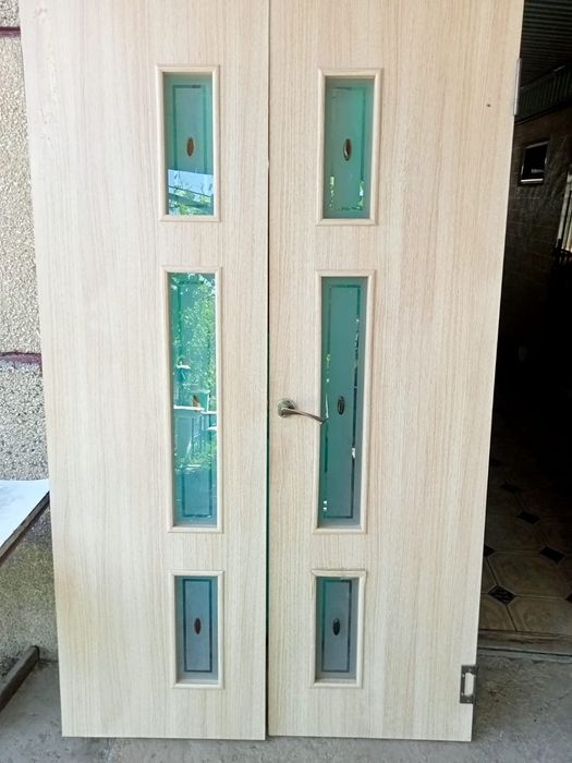 Продам двери б/у  4 двери