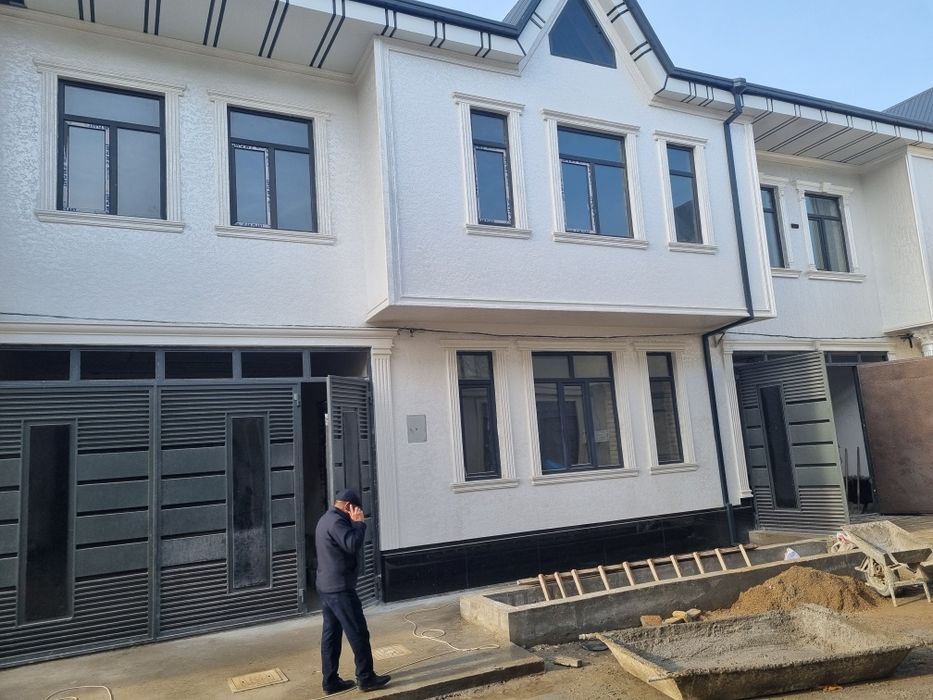 Продаётся 2х этажный коттедж