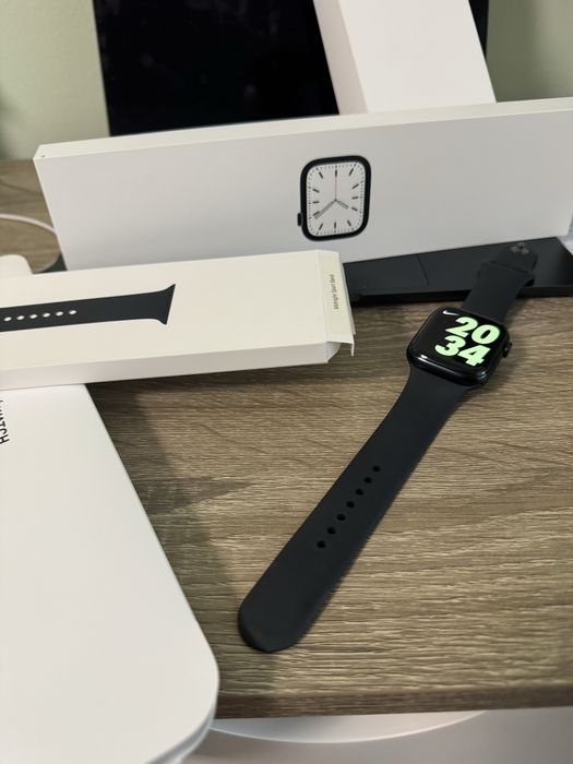 Apple Watch 7 45mm Midnight Sport band GPS