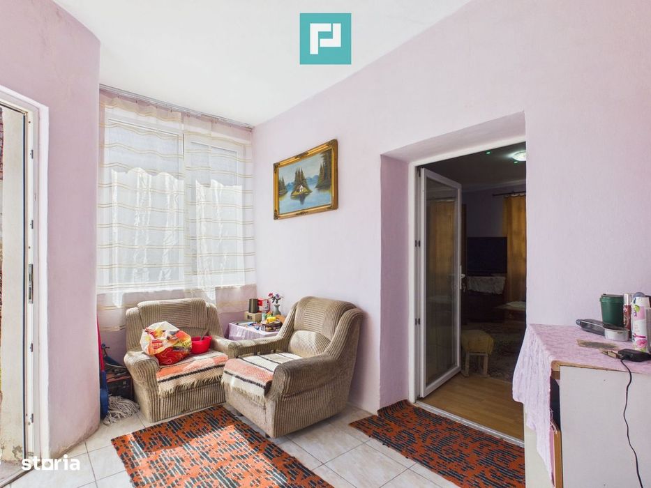 Casă cu 3 camere și 1047 mp în Peregu Mic