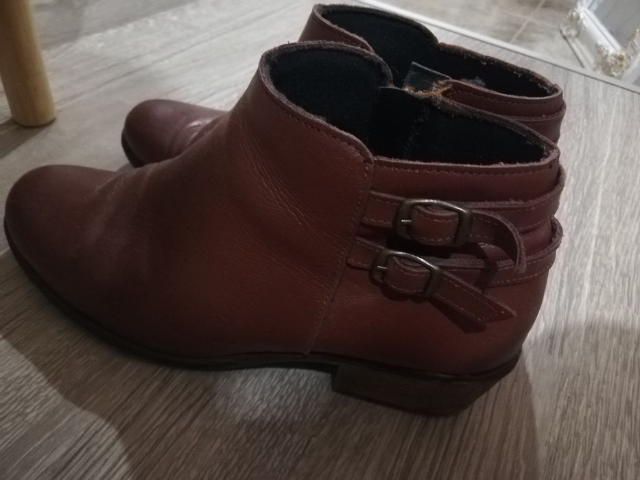 Дамски боти номер 39