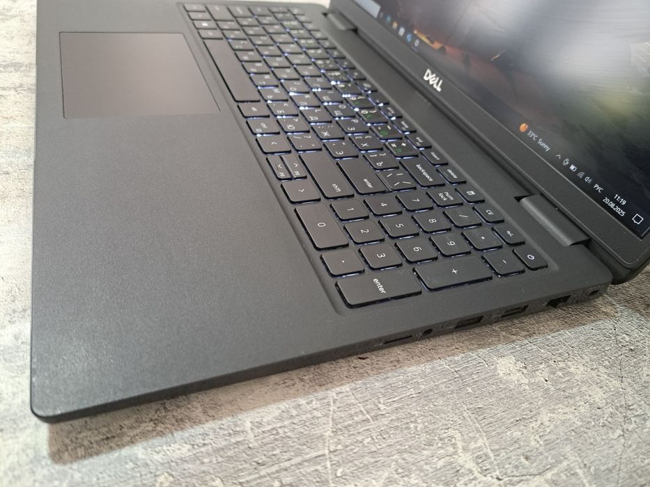 Продам ультрабук DELL LATITUDE 3520 (идеал)