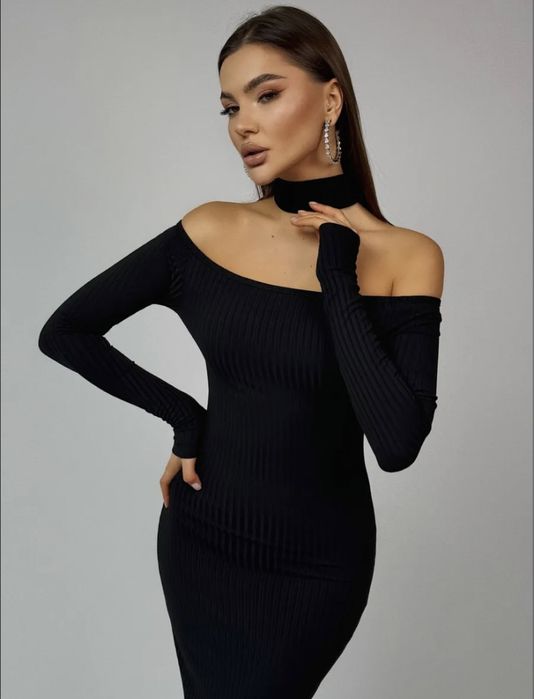 Чёрное платье универсальное