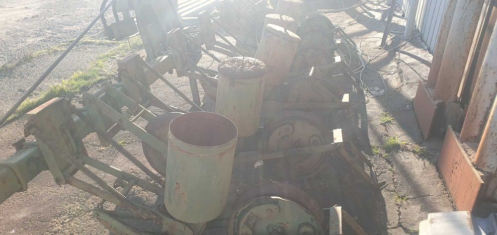 Култиватор чизел 2,5м; сеялка "румънка"; свредел за дупки