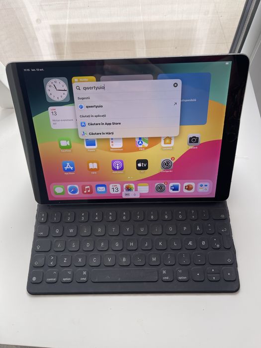 Husa cu tastatura apple • Ipad 10.5 inch