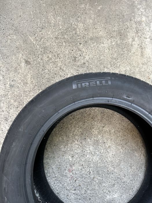 Vand  4  anvelope  Pirelli Cinturato 215x55x17 pret 150 lei/bucata
