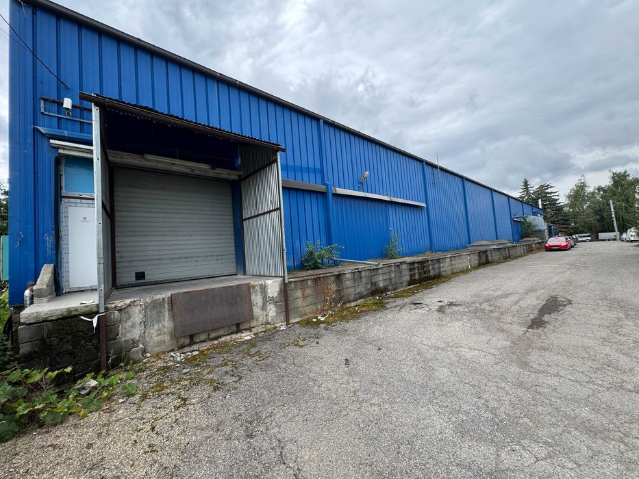 Depozite de închiriat - Spațiu comerial