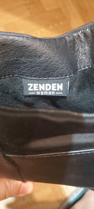 Продаются женские ботиночки