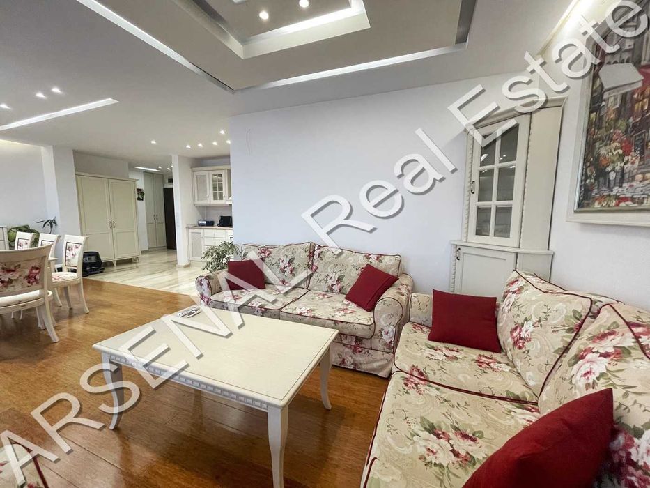 Дава се под наем Четиристаен апартамент в София, в.з. Киноцентъра - 170 кв.м за 1000 € - Снимка #4