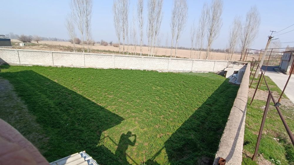 Продается участок 4 сотки, газ, свет, дорога асфальтированная, Навруз.