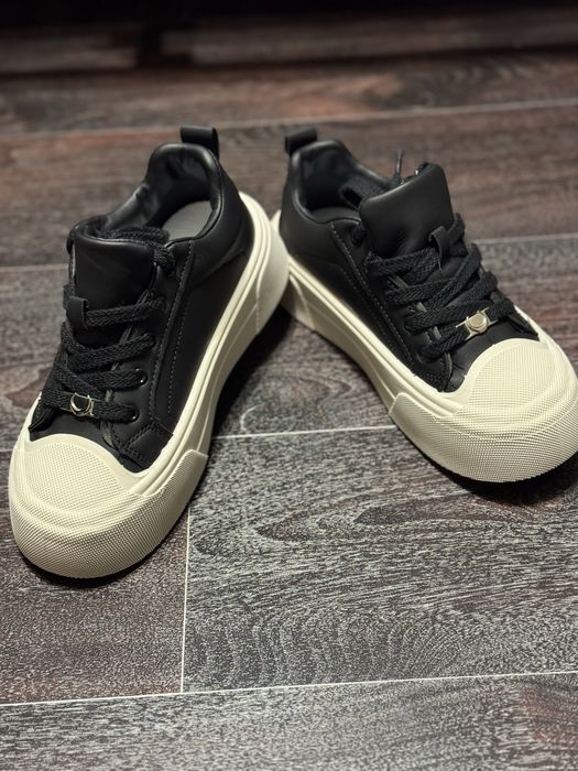 Кроссовки,женские