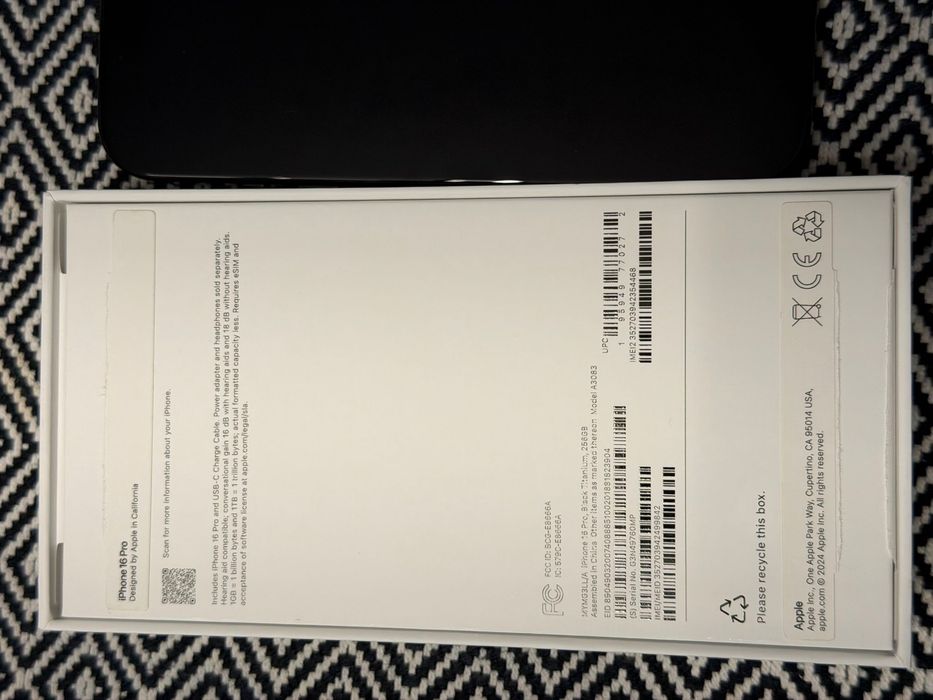 Iphone 16 pro, black titanium, 246 GB