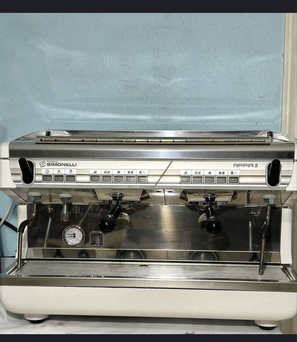 Професиональная кофемашина Nuova Simonelli Appia 2 (2 группы)