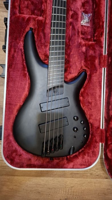 Bass 5 corzi (NOU)Ibanez SRMS625EX-BKF + case ibanez nou