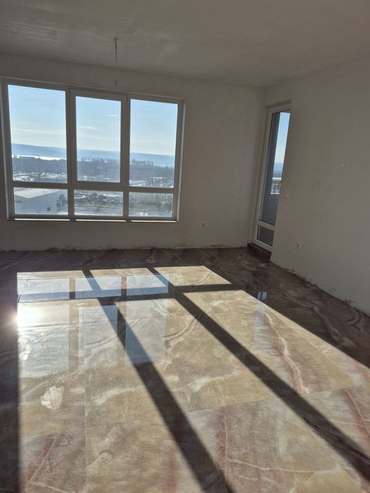 Тристаен апартамент ново строителство.