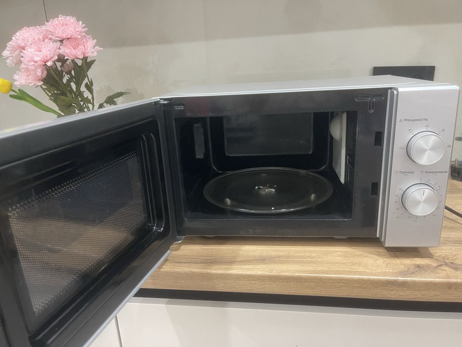 Продам микроволновку с коробкой