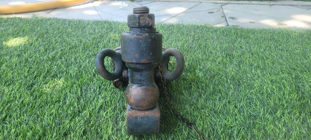 Фаркоп на Toyota 200 и Lexus 570