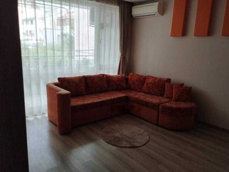 Дава се под наем Двустаен апартамент в Бургас, Център - 60 кв.м за 510 € - Снимка #2