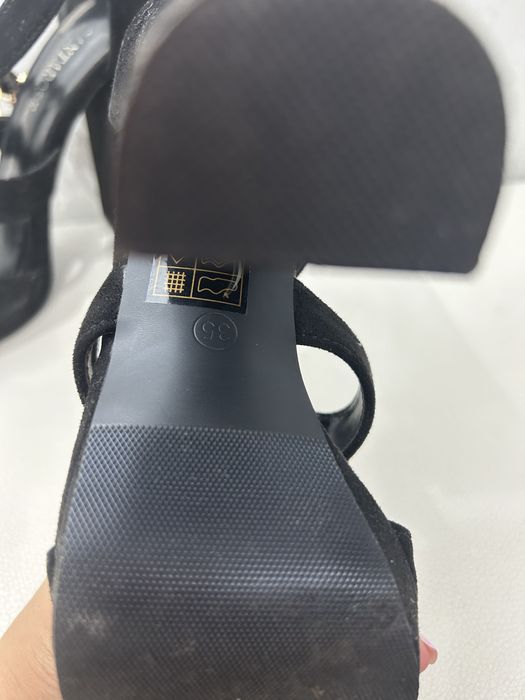 Продам туфли на каблуке