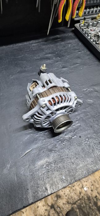 Генератор Subaru 2х контактный.