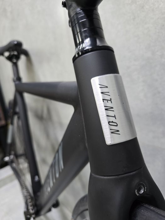 Aventon cordoba black