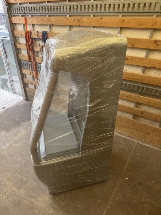 Vitrina frigorifica cu perdea de aer