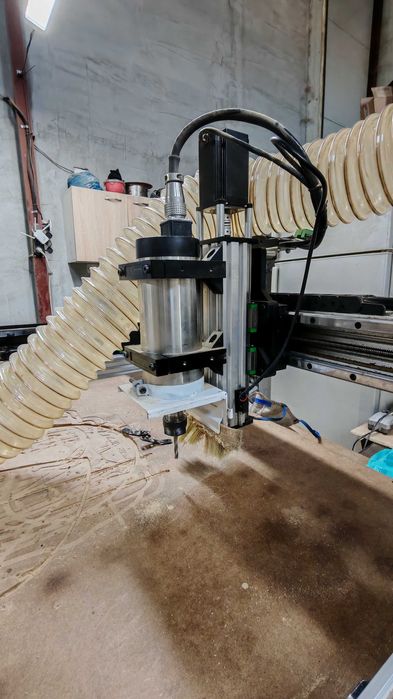 CNC 150/100cm cu spindle(Freza) 2,2kw racire aer folosit 9 luni