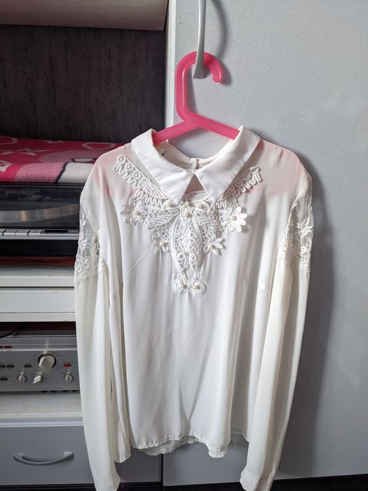 Рубашки белые в отличном состоянии