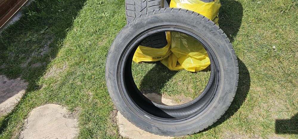 3  Anvelope Pirelli de iarna 225/50/R18