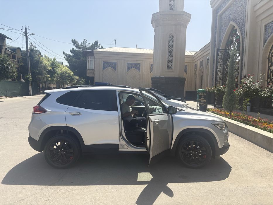 Tracker 2 redline ful pozitsiyasi sotiladi