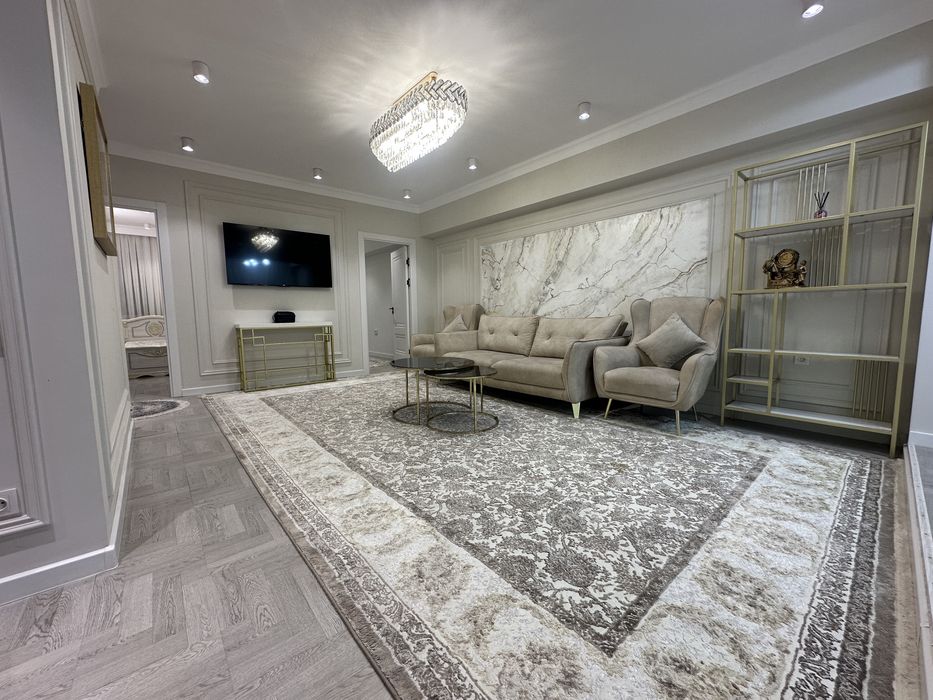 3-комнатная квартира 70 м² с ремонтом неоклассика, Ц-4,