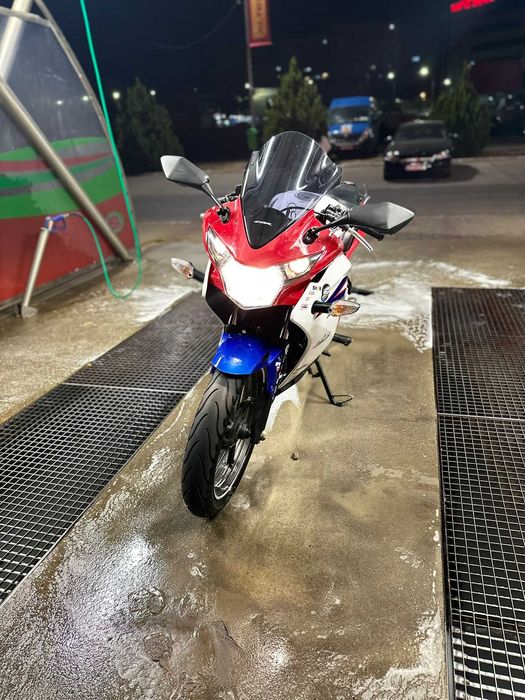 Vând Honda CBR 125 R, 2011, 49.700 KM, 1.900 euro negociabil