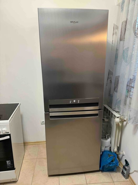 Огромен хладилник Whirlpool + огромен фризер (XXL Space), 6th Sense