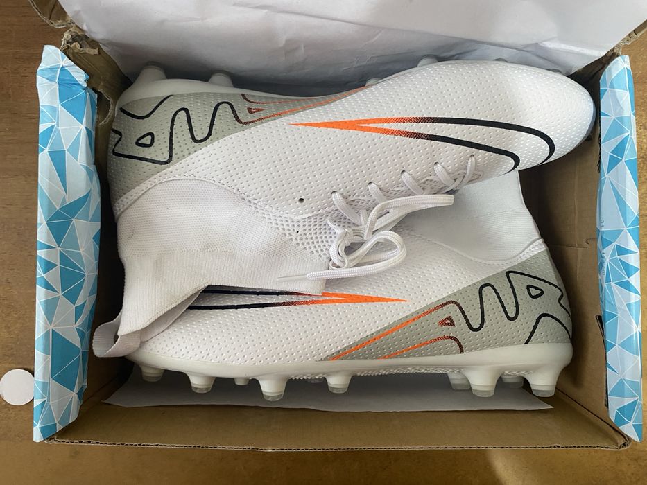 Футбольные бутсы