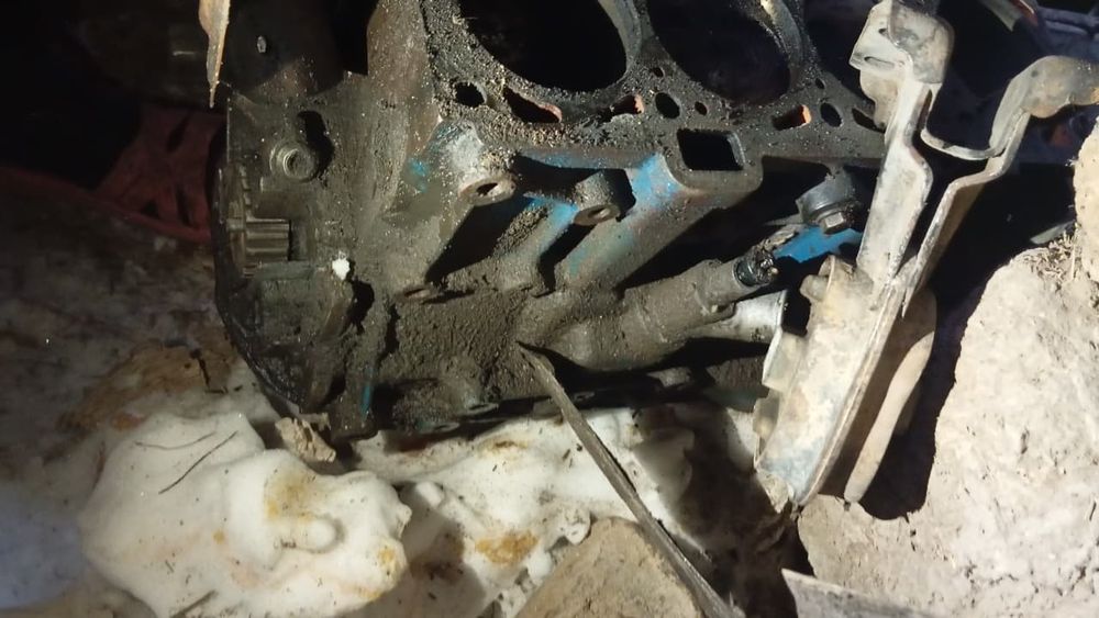 Мотор на машину продаю