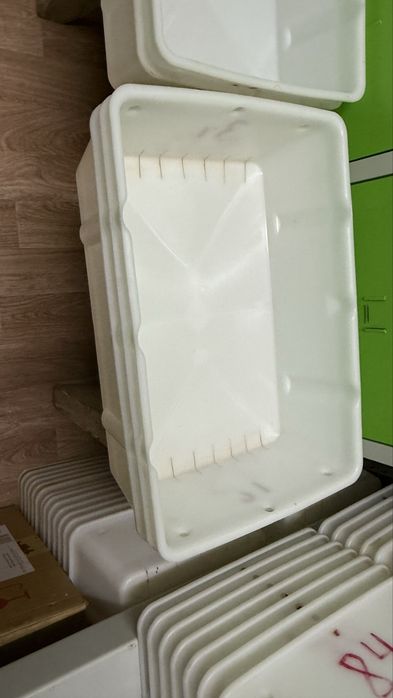 Ящики из прочной пластмассы