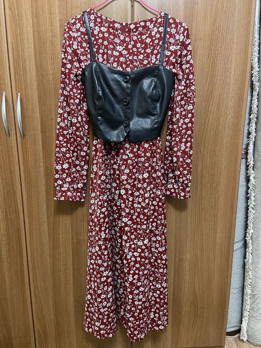 Платье бордовое с корсетом