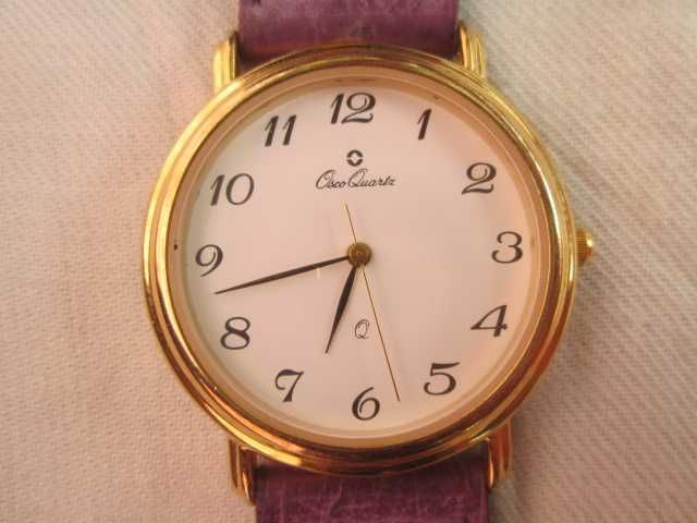 Маркови швейцарски и други часовници с различни цени.